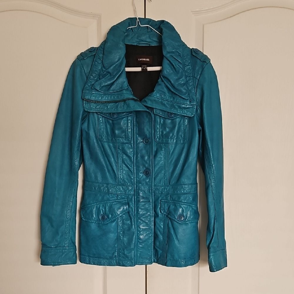 Danier Teal Leather Jacket with Collared Neckline and Fitted Silhouette